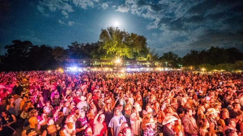 Hacienda Lake Lodge Home image 19