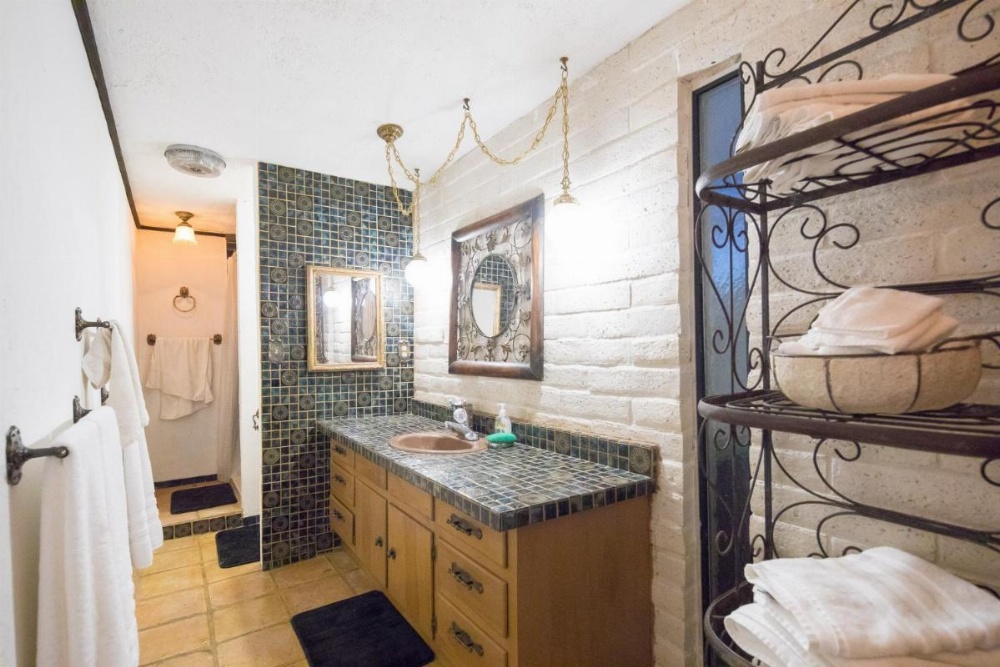 Hacienda Lake Lodge Home